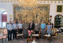 Հրեական պատվիրակությունը ներողություն խնդրեց Լուսանկարում՝ Երուսաղեմի Հայ Պատրիարք Ամենայն Տեր Նուրհան արքեպիկոպոս Մանուկյանն ու հրեական պատվիրակությունը: Լուսանկարը վերցված է «Բլագովեստ» կայքից