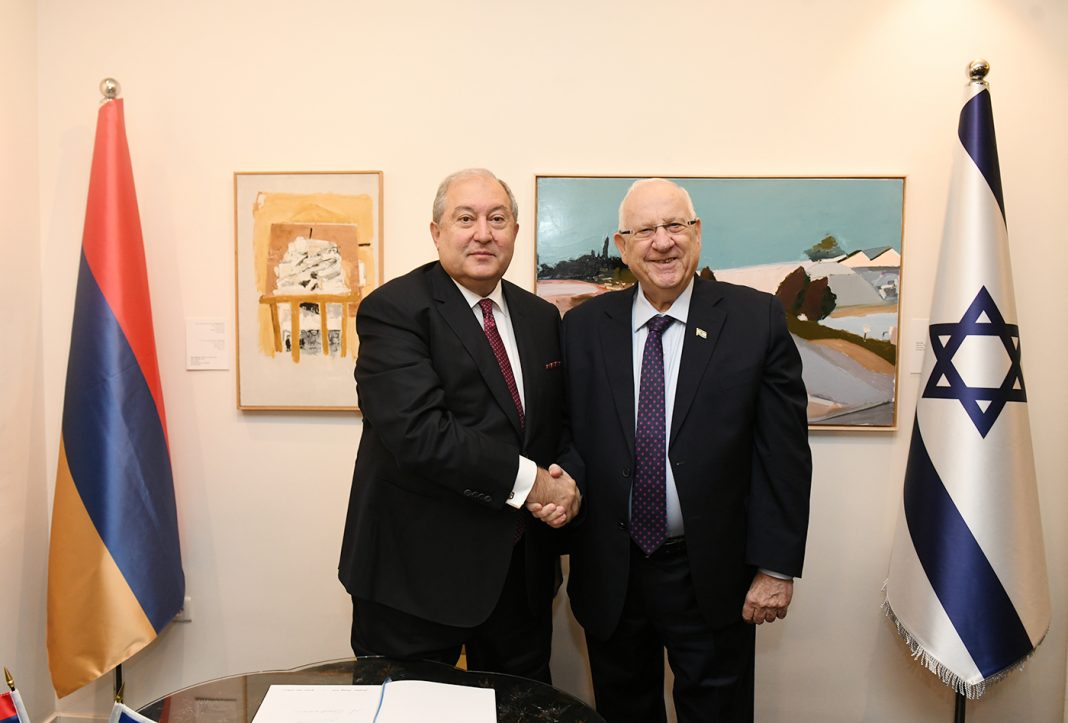 Լուսանկարում՝ Հայաստանի նախագահ Արմեն Սարգսյանն ու Իսրայելի նախագահ Ռեուվեն Ռիվլինը(Իսրայելի նախագահի մամլո գրասենյակ)