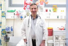 Հոլոքոստ ապրած ազգի կողմից հանցագործություն է օգնելն Ադրբեջանին, կարծում է հրեա բժիշկը Լուսանկարում՝ Իսրայելի բժշկական հաստատություններից մեկում աշխատող երեխաների վիրաբույժ Վալերի Կորտունը