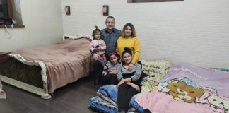 Համայնքային ծրագիրը ևս մեկ ընտանիքի տնակից տեղափոխեց քարաշեն կառույց Լուսանկարում՝ Զաքարյանների ընտանիքը