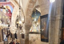 Իսրայելի զբոսաշրջության նախարարն այցելեց Սուրբ Հարության տաճար Լուասանկրում՝ Իսրայելի զբոսաշրջության նախարար տիար Յոել Ռազվոզովը Սուրբ Հարության տաճարում - լուսանկարը՝ Հայր Կորյուն վարդապետ Բաղդասարյանի Ֆեսյբուքյան էջից